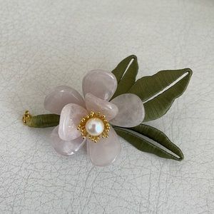 Flower brooch pin